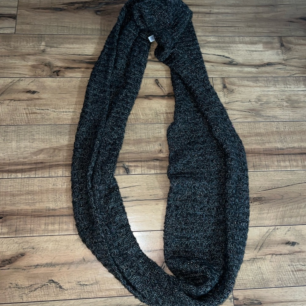 gray infinity scarf - Picture 2 of 4